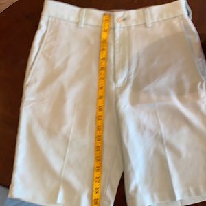 Men’s golf shorts